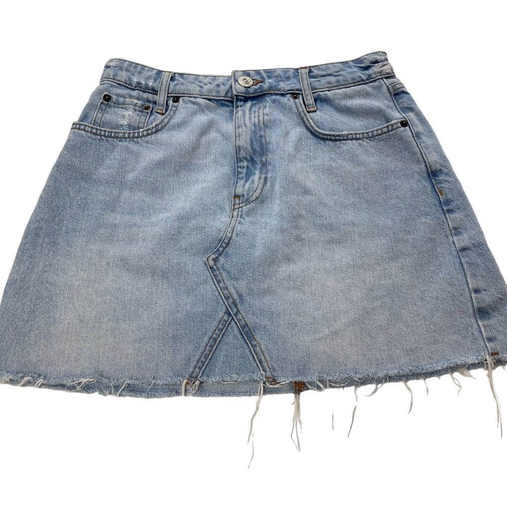 Urban Outfitters BDG Light Wash Frayed Hem Denim A-Line Mini Skirt Size Medium
